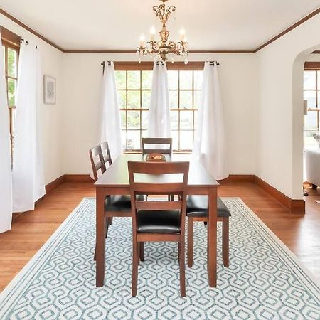Stylish 3 Bedroom Home Close To Downtown Mobile Exterior foto