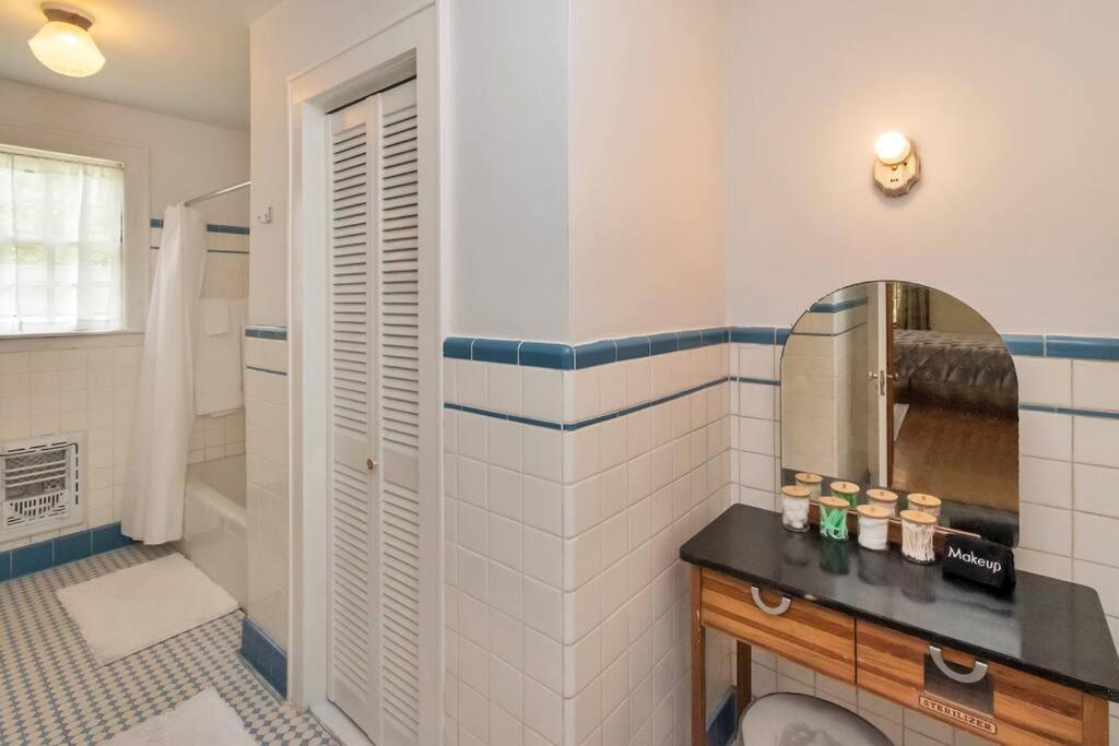 Stylish 3 Bedroom Home Close To Downtown Mobile Exterior foto